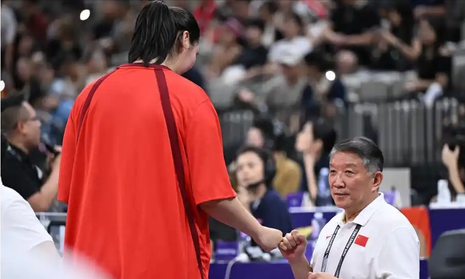 篮球前场篮板和后场篮板的区别 篮球前场篮板和后场篮板的区别