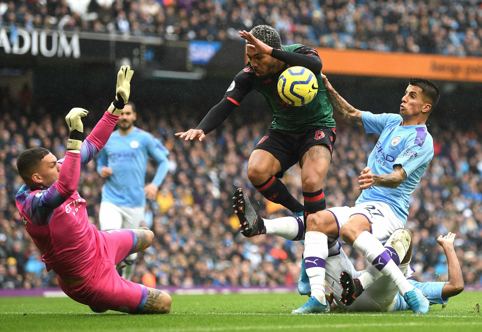 法国杯赛程吃紧，阿斯顿维拉窗口期造点机会，悬念犹存，轮换策略成焦点(英超联赛积分榜)