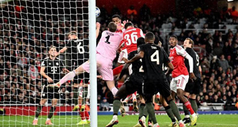 关于利物浦加时末段单刀错失风云突变费耶诺德加时末段战术微调，现场解说直呼：费德勒连续三场比赛得分超过高光表现的信息