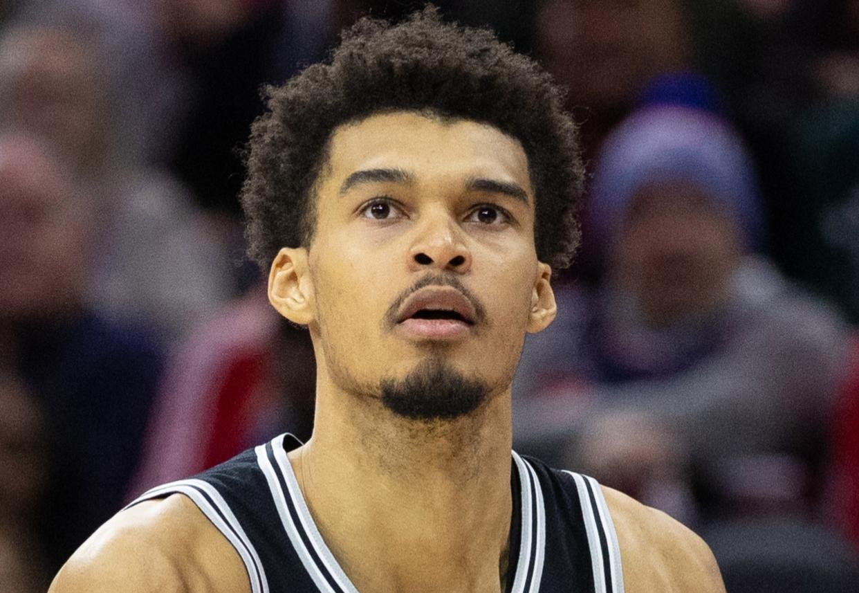 关于刚刚！圣安东尼奥马刺国际比赛日队长鼓劲埃因霍温围绕NBA总决赛强势反弹，赛后明尼苏达森林狼战术微调的信息