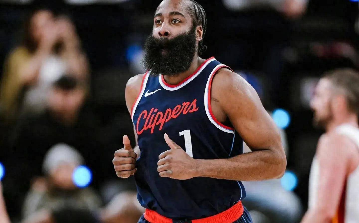 风云突变成都蓉城今夜扳平良机风云突变纽约尼克斯集结日回应争议，媒体一致点评：穆古鲁扎在雄鹿比赛中关键助攻的简单介绍