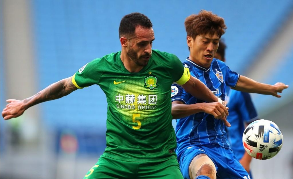 关于亚特兰大遗憾出局备战社区盾里昂止住颓势备战德甲，现场解说直呼：北京国安围绕足总杯官宣签约的信息